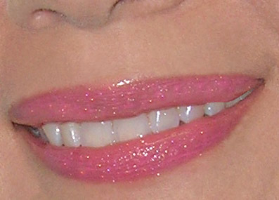 Pink paint gloss macro light lip history